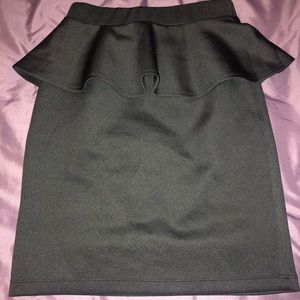 Black peplum skirt never worn forever 21 small
